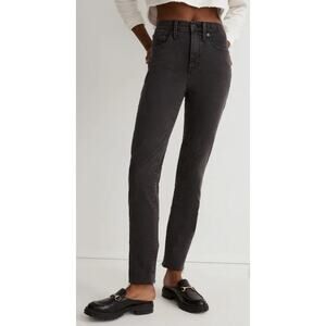 Madewell Stovepipe Jeans in Banberry Wash: Raw-Hem Edition, size 32, MSRP $128